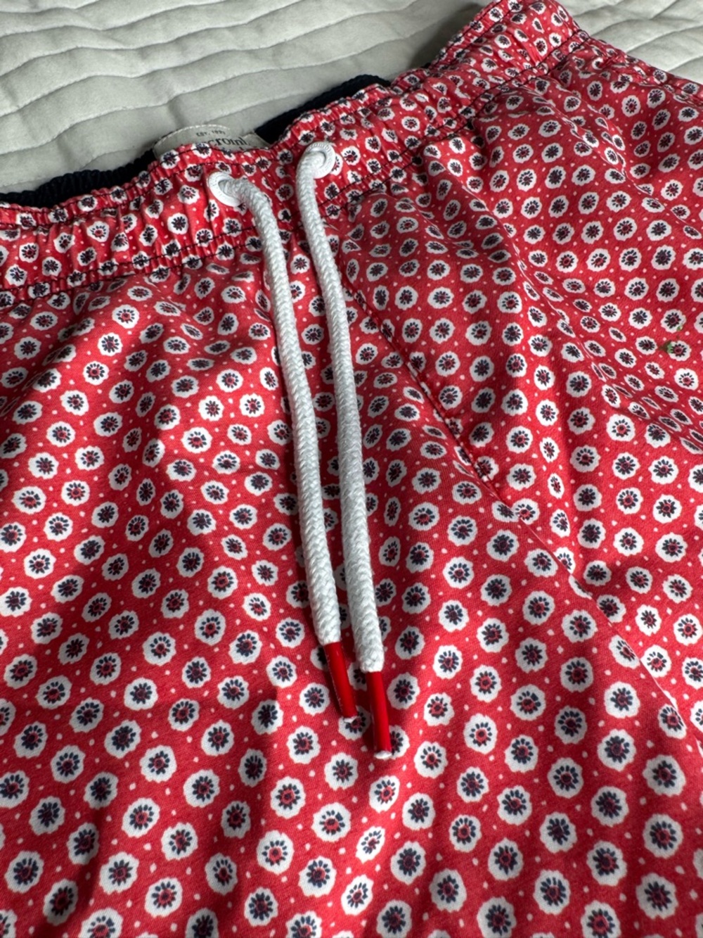 ABERCROMBIE & Fitch Red Geo-Print Swim Trunks - Picture 4 of 4